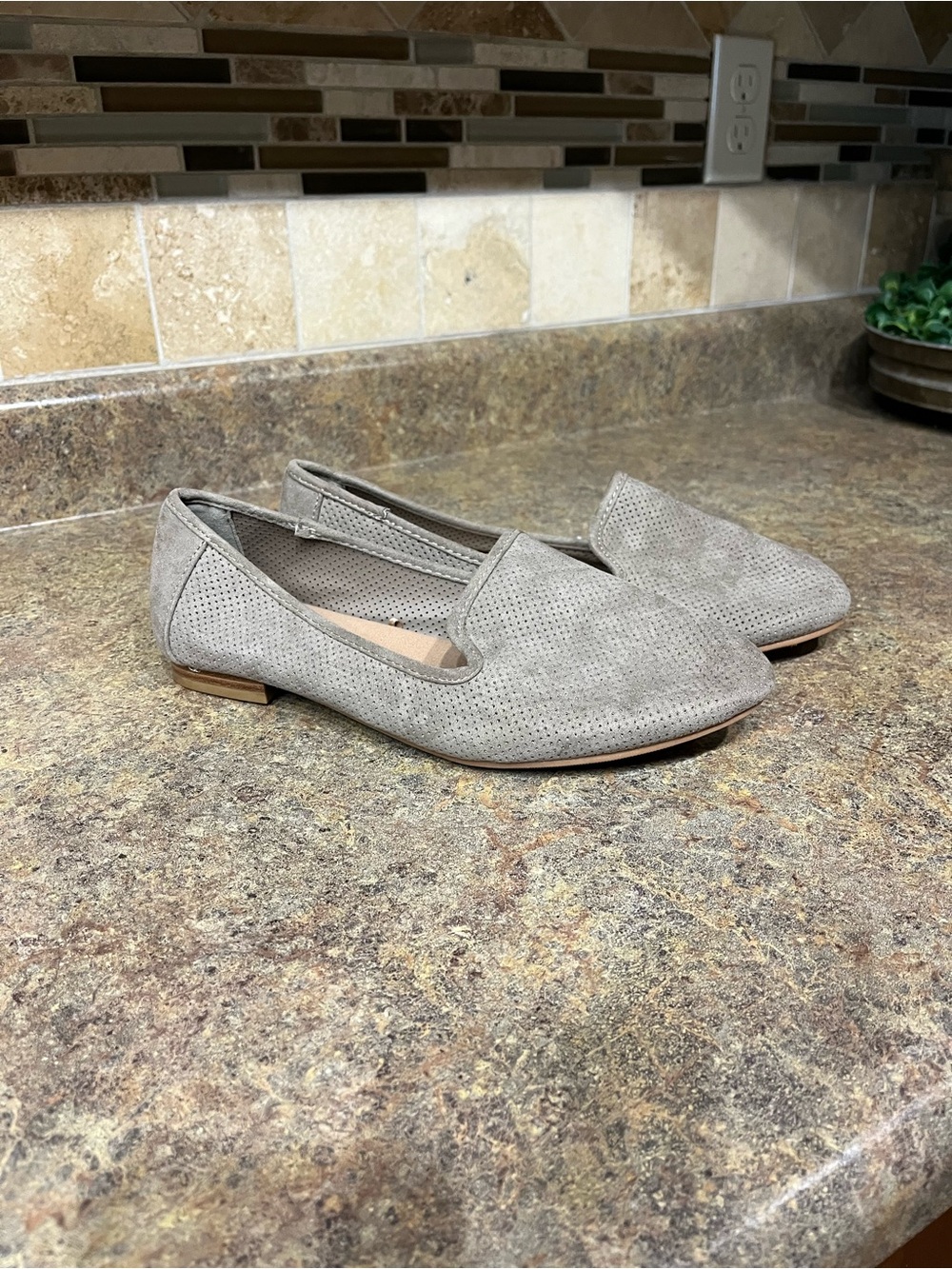 Torrid Perforated Loafer Flats Gray Taupe Women’s 9.5 WW Extra Wide Fall classic
